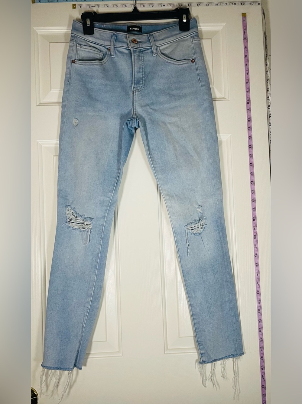 Express Light Wash Distressed Women's Skinny Jeans Size 4
